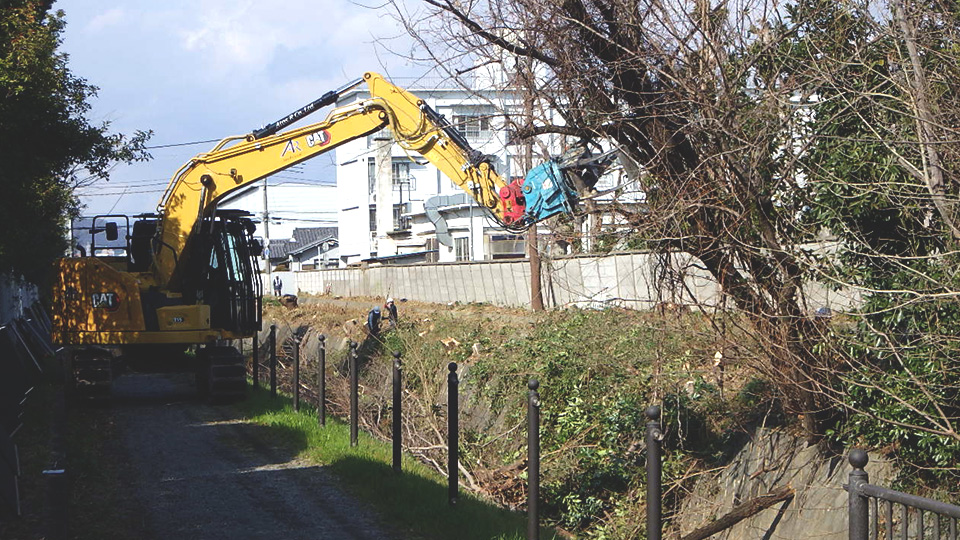 単独公共 河川維持補修 管理用道路樹木伐採工